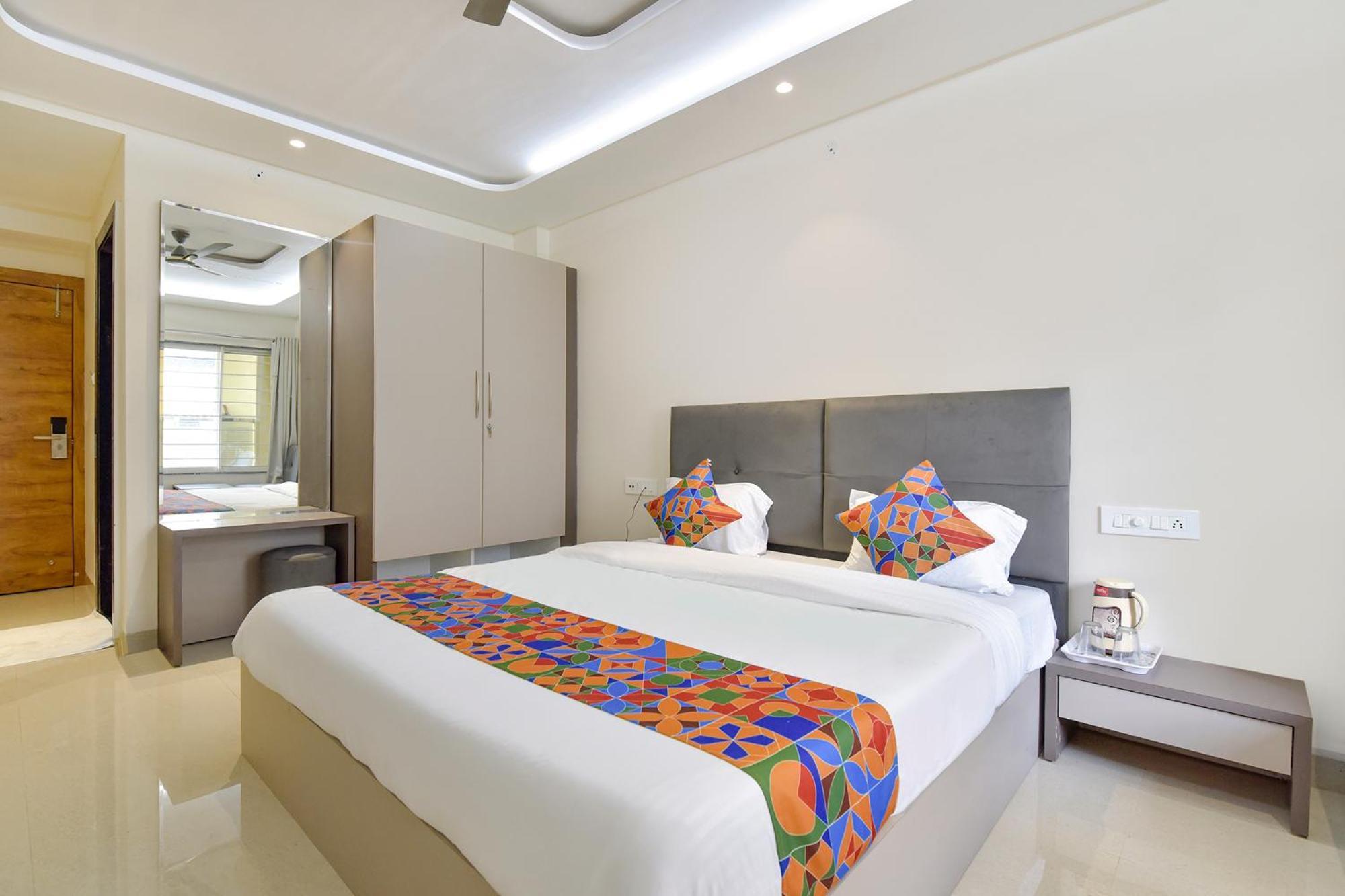 Fabhotel Synergy Stays Indore Exterior photo